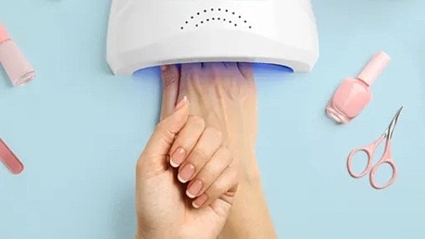 Dr. Sharrón Manuel was recently featured in Everyday Health in an article written by Erica Sweeney titled “Is Your Gel Manicure Toxic?”