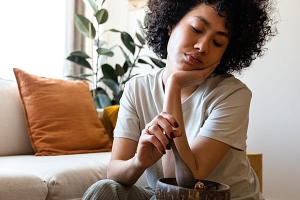 Dr. Irene Woo was recently quoted in an article written by Andi Breitowich for Women’s Health Magazine titled “Here Are The Top Signs Of High Estrogen – And What Underlying Health Conditions Could Be At Play.”